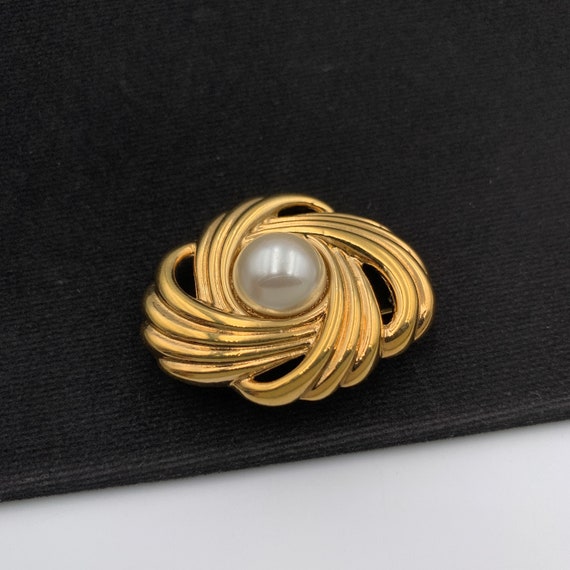 LANVIN Vintage Faux Pearl Gold Plated Brooch - image 2