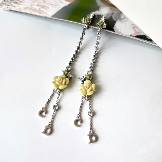 ピアス Dior Bloom In Dior Clip-On Earrings Bloom in Dior Earrings Gold-Finish Metal with White Resin