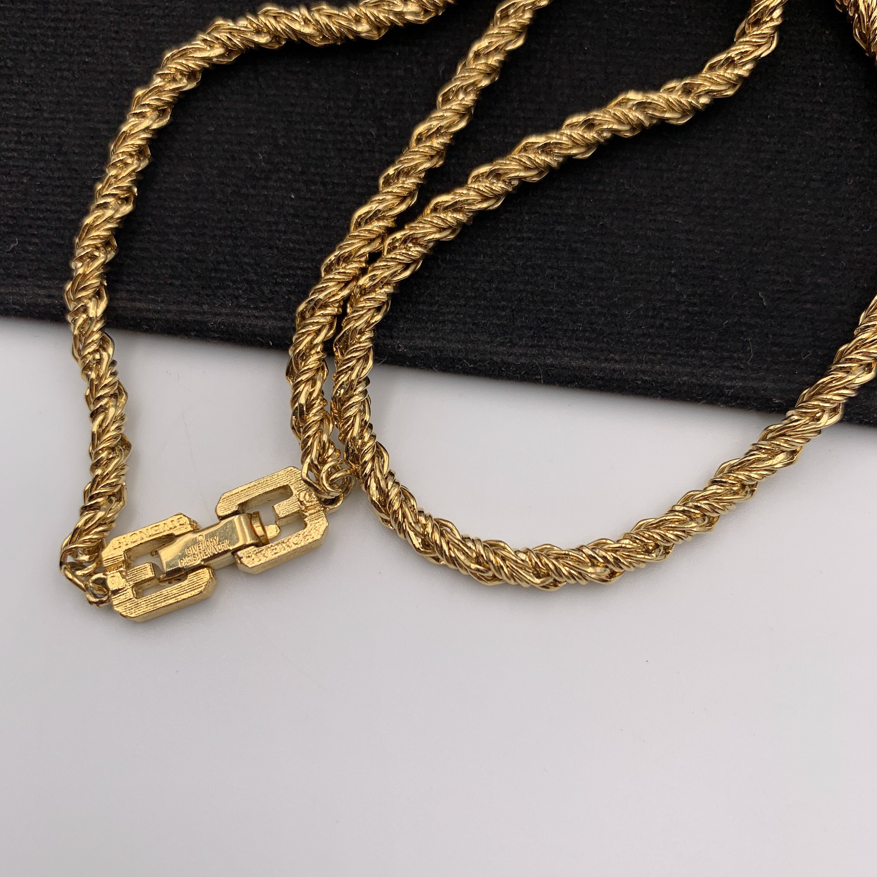 GIVENCHY TWIST CHAIN NECKLACE/ゴールド/ネックレス GIVENCHY Vintage Gold Plated Twist Chain Choker Necklace - Etsy