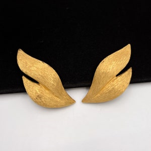 GIVENCHY Vintage Leafs Gold Plated Clip on Earrings