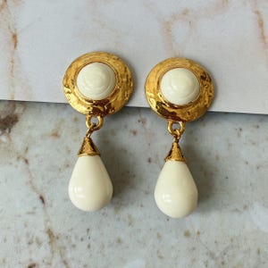 Orecchini clips in oro giallo con pietre naturali - Sari Gold