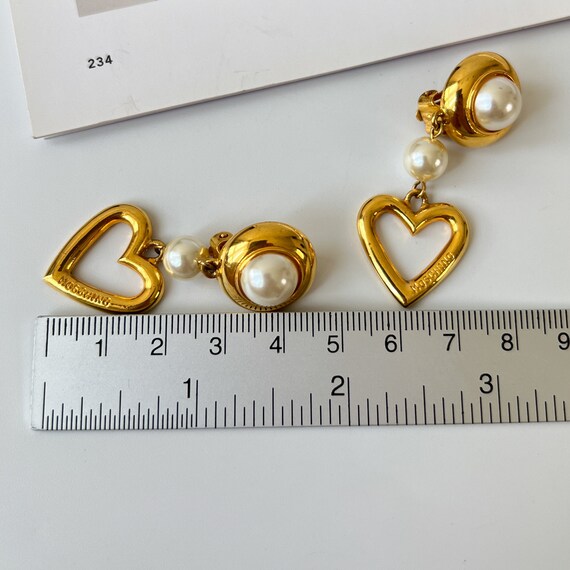 ピアス Moschino Earrings Heart MOSCHINO Vintage Faux Pearl Heart Drop Earrings - Etsy