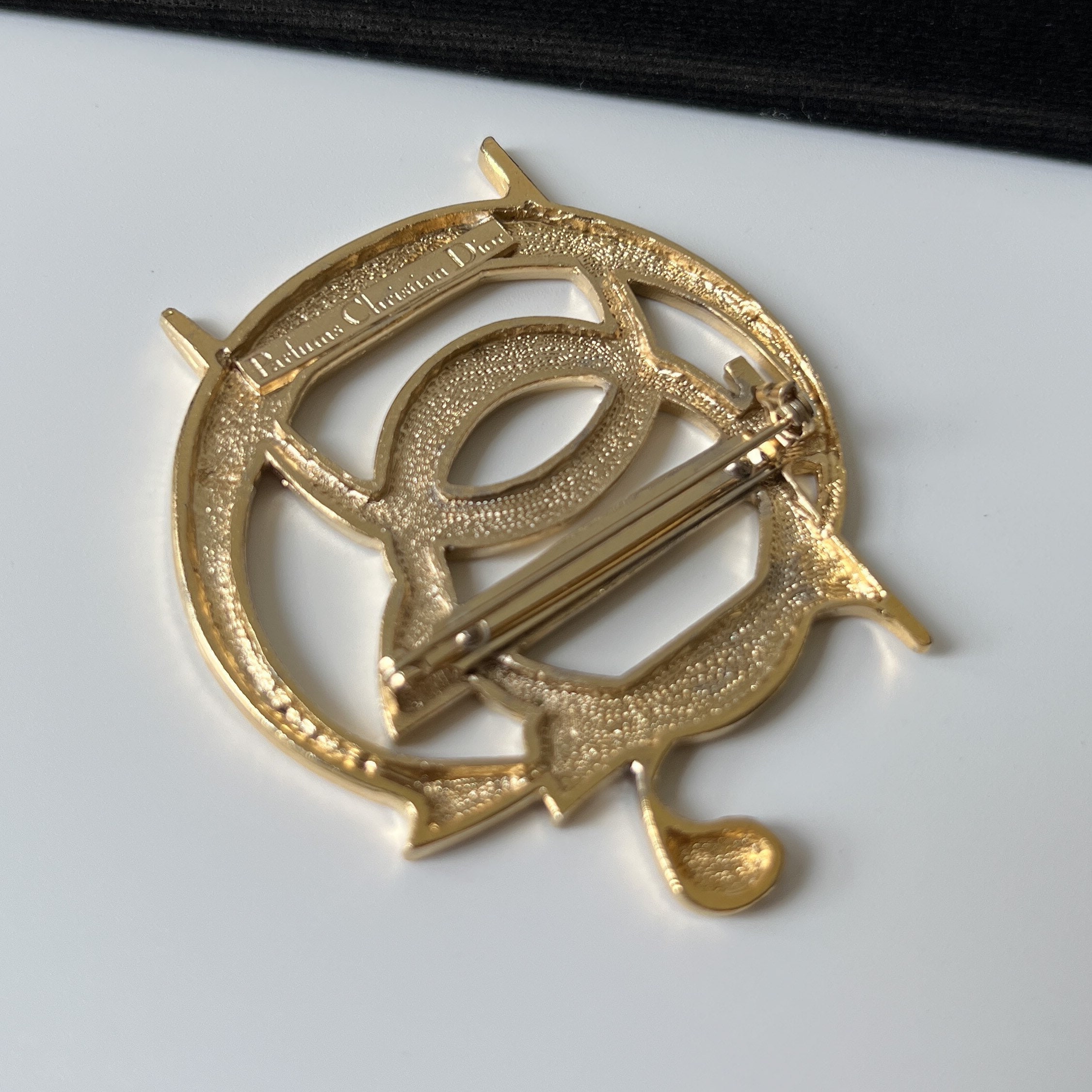 クリスチャンディオール ロゴブローチ★Lea★ DIOR Christian Dior Rhinestone Logo Brooch ディオール