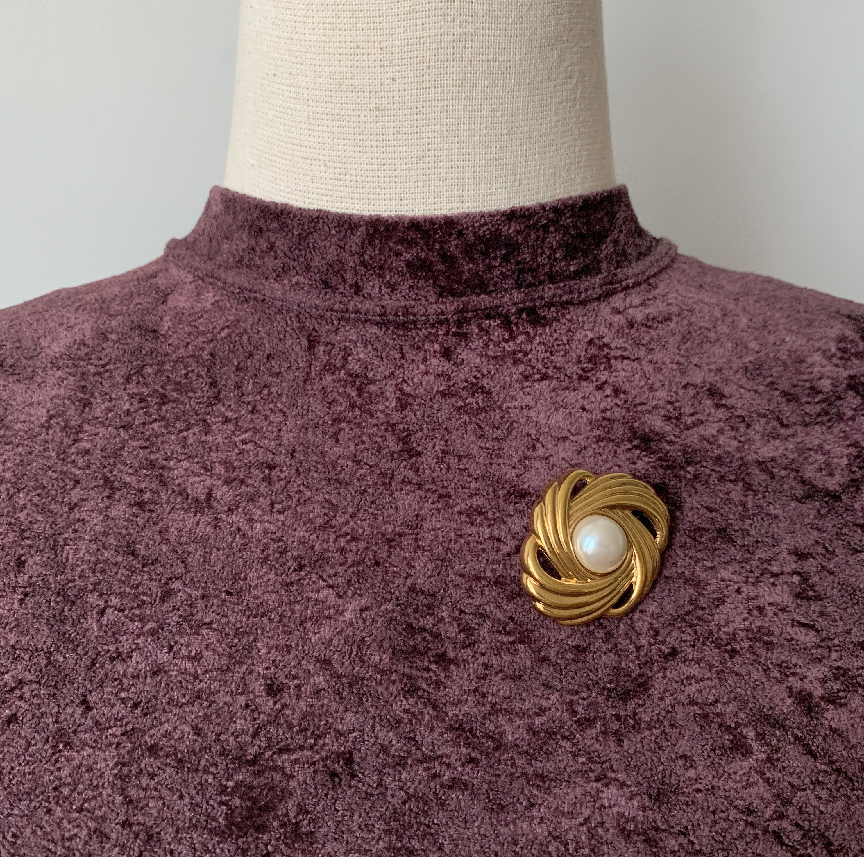 Broche Vintage Luxe Lanvin Paris - Design Moderniste En Or Plaqué Et Émail Gris - 70x35mm