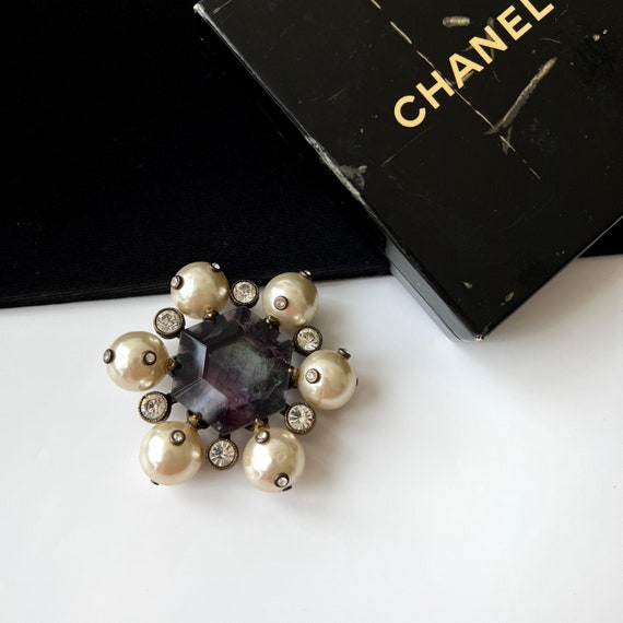 CHANEL Vintage 1997 Gem Stone With Faux Pearl Brooch 