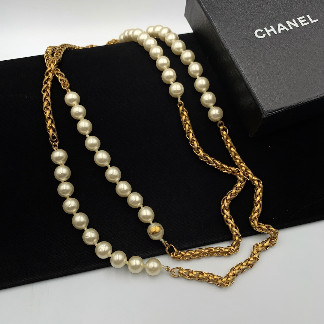 アクセサリー CHANEL vintage necklace Vintage Chanel Silver Tone CC Crystal Necklace, Chanel