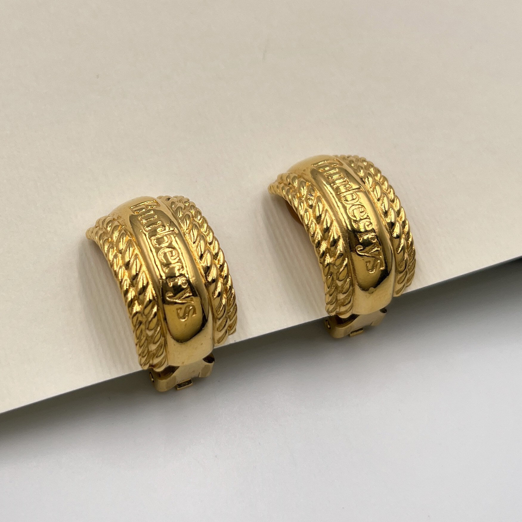 BURBERRY ゴールド キーリング Burberry] Burberry Pin motif metal gold unisex charm S rank