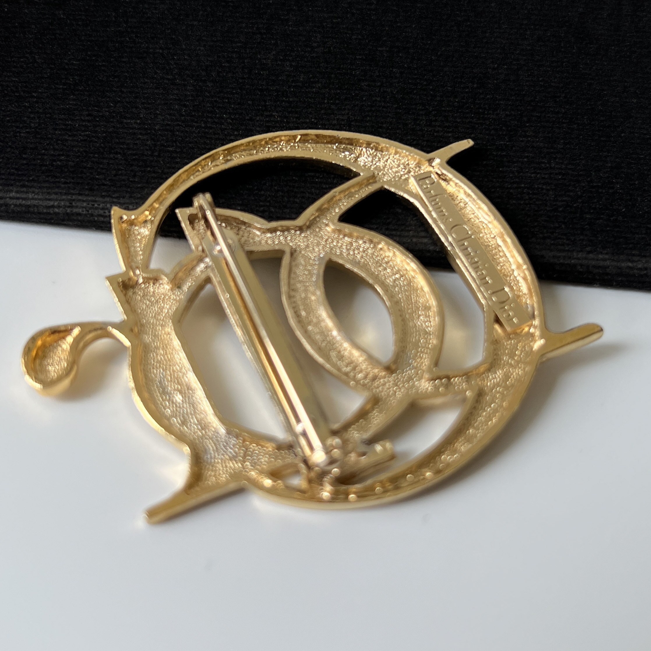 Christian Dior ♡ Vintage ♡ broach Vintage CHRISTIAN DIOR 1980's Gold Plated Rhinestone Logo