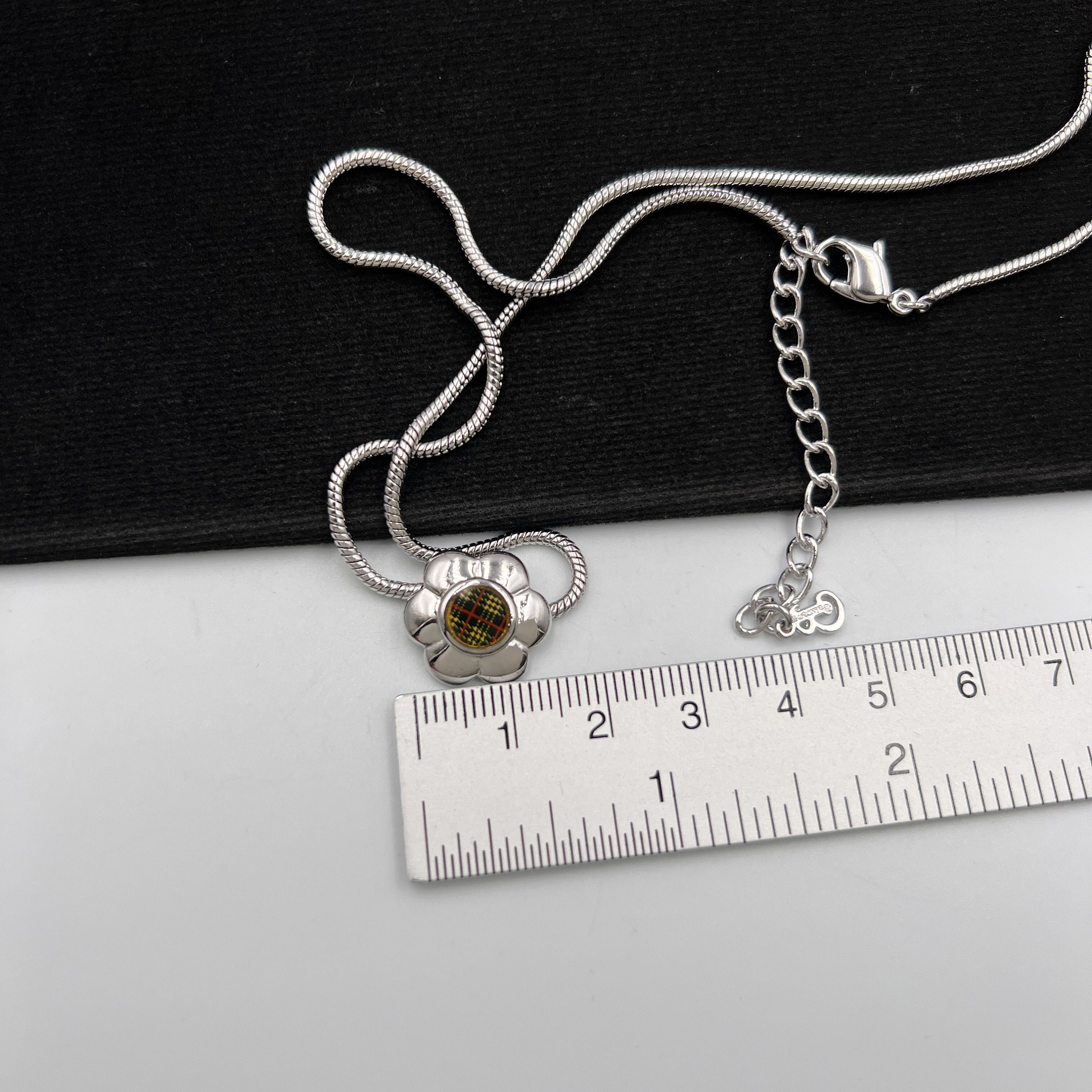 アクセサリー BURBERRY Nova Check Horse Logo necklace BURBERRY Nova Check Horse Logo necklace