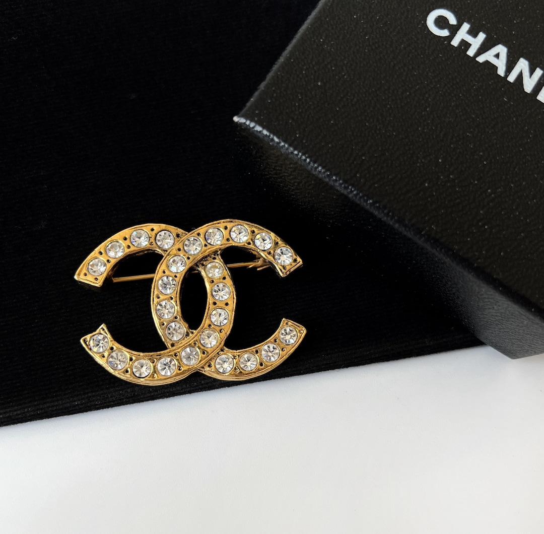 ヴィンテージCHANEL ハート＆アロー　ブローチ CHANEL Heart/Clover/Matelasse Brooch Icon vintage Plated