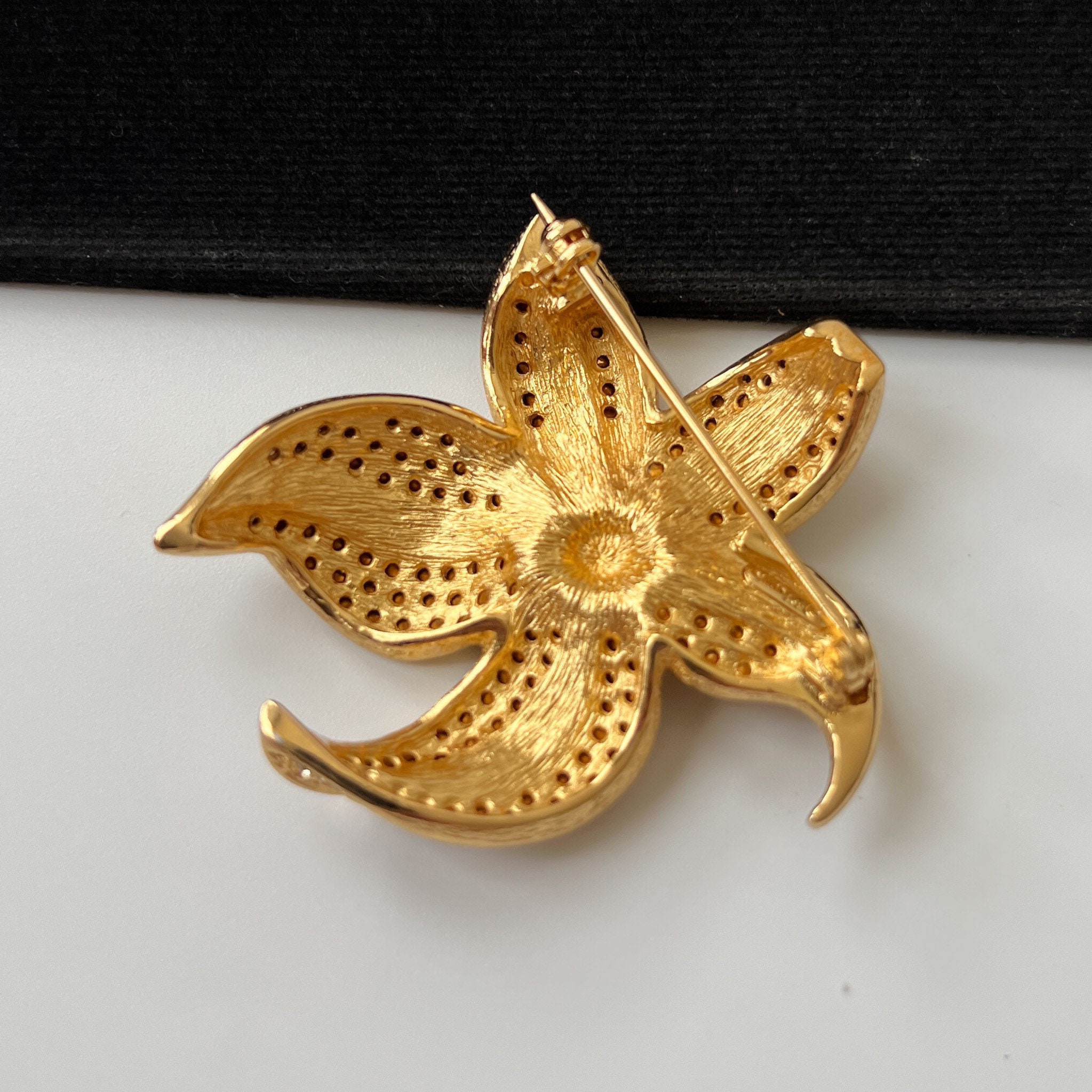 CHRISTIAN DIOR Vintage Flower Crystal Brooch - Etsy