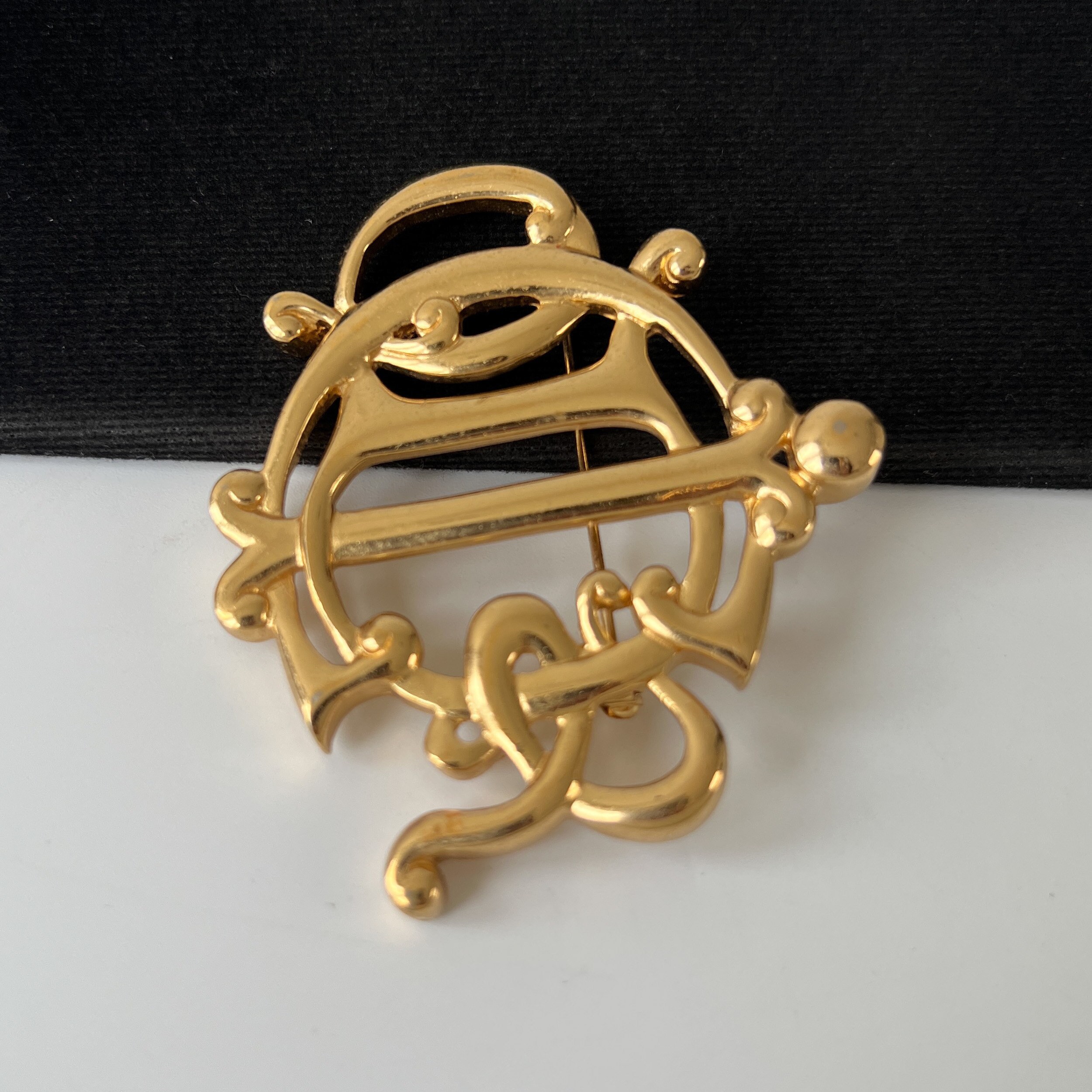 Christian Dior ブローチ ヴィンテージ 大型 ゴールド CHRISTIAN DIOR Vintage Gold Plated Logo Brooch - Etsy