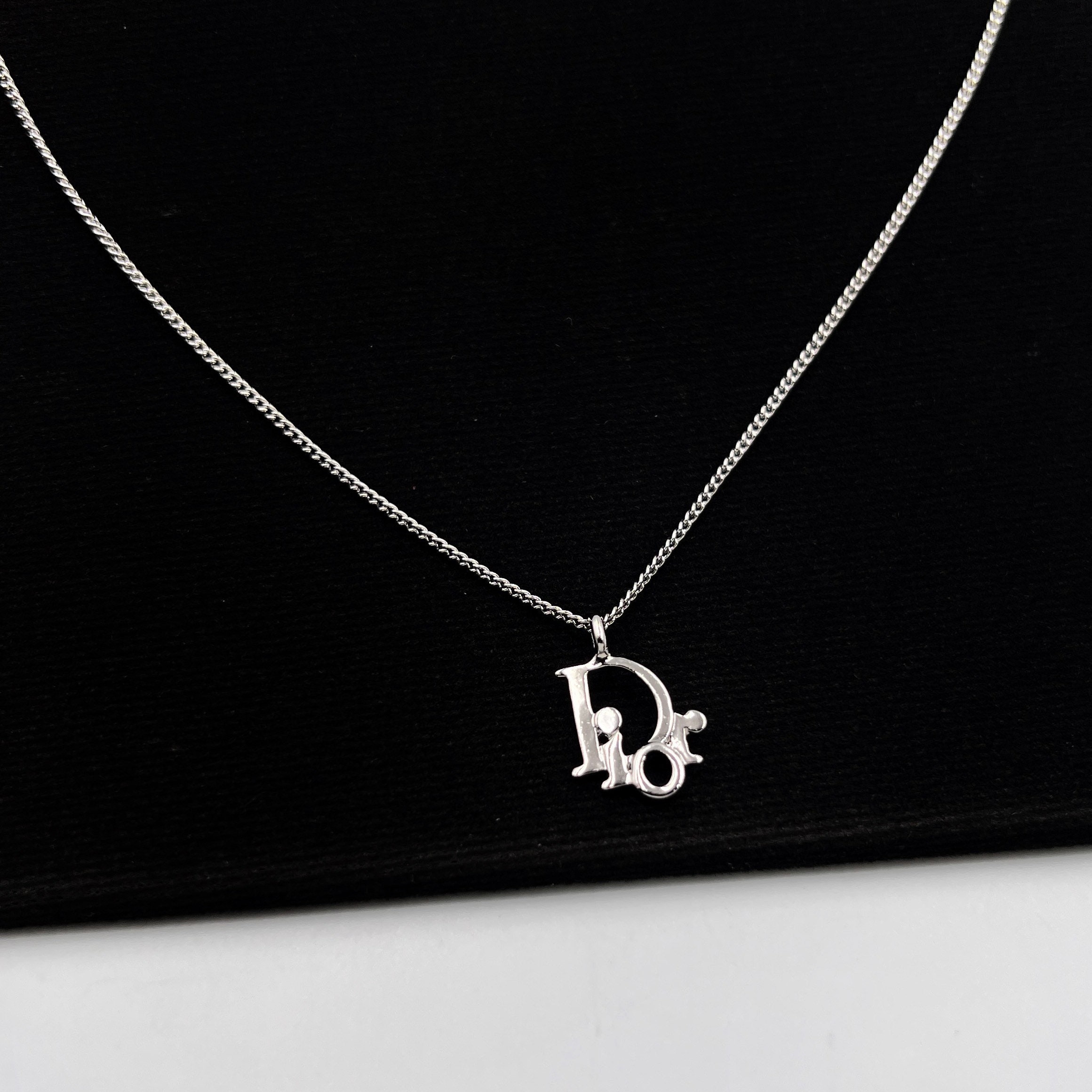 Chia sẻ hơn 63 về dior necklace silver mới nhất  cdgdbentreeduvn