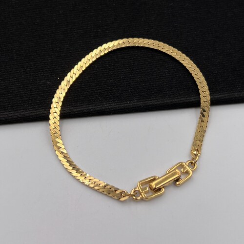GIVENCHY Vintage Gold shops Plated Chain Bracelet