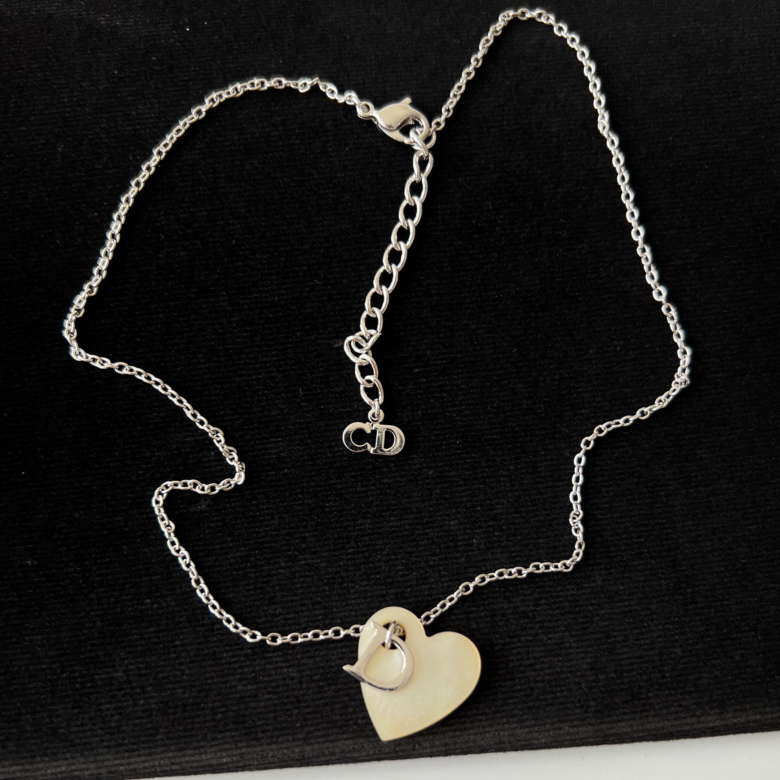 Christian Dior Heart Mother of Pearl Logo Pendant Necklace - Etsy display picture 1
