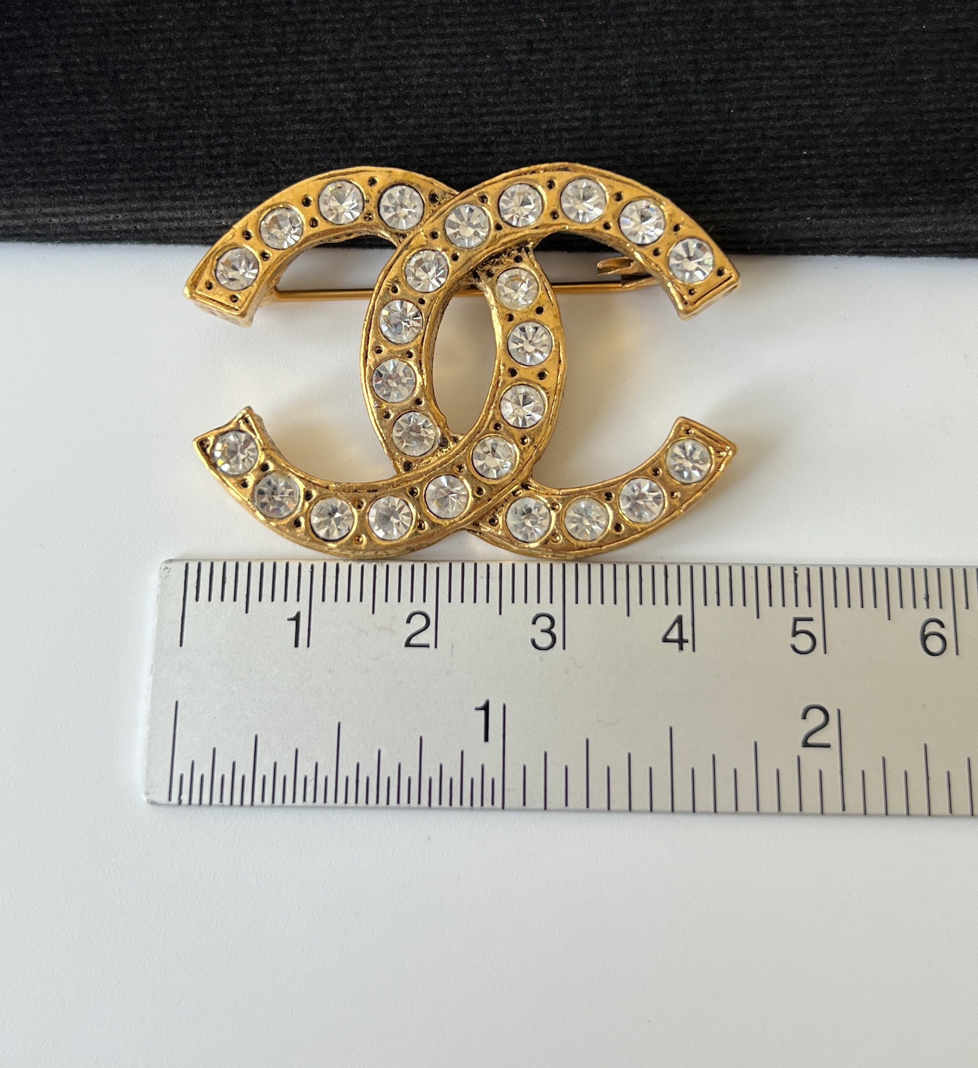 CHANEL Gold-tone Coco Mark Logo Rhinestones Vintage Round Pin Brooch Women  Y1807
