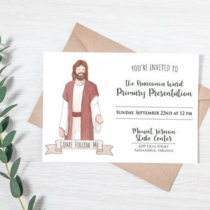 Könnte beinhalten: Einladungskarte mit einer Aquarellillustration einer Figur in rotem Gewand, mit dem Text "Come Follow Me". Die Karte enthält auch Veranstaltungsdetails: "The Franconia Ward Primary Presentation" am Sonntag, 22. September um 12 Uhr im Mount Vernon Stake Center.