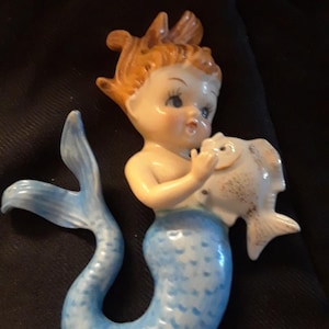 Vintage Norcrest Ceramic Mermaid Holding Fish Wall Plaque Figurine