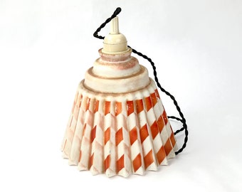 Remarkable antique lamp shade, modernist spray decor on porcelain, 1920s/1930s, optic abstract illusion decor (see video!)