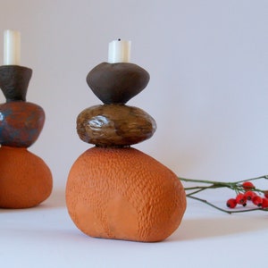 Handgemachter Kerzenhalter aus Keramik, Steinzeug-Kerzenhalter, Keramik-Dekoration, Keramik-Dekor, Kerzenliebhaber-Geschenk Bild 1