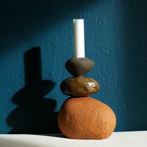 Handgemachter Kerzenhalter aus Keramik, Steinzeug-Kerzenhalter, Keramik-Dekoration, Keramik-Dekor, Kerzenliebhaber-Geschenk Bild 6