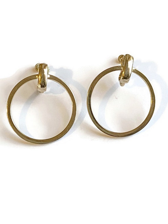 Vintage Hoop Gold Tone Screw Back Earrings - image 3