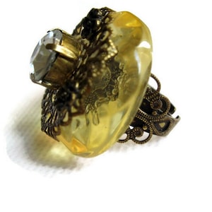 Vintage Art Deco Brass Rhinestone Faceted Lucite Apple Juice Statement Button Ring image 1