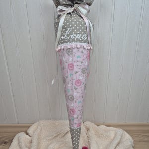 Schultuete Blumen personalisierbar aus Stoff mit Papprohling und Satinband zur Einschulung, Zuckertuete