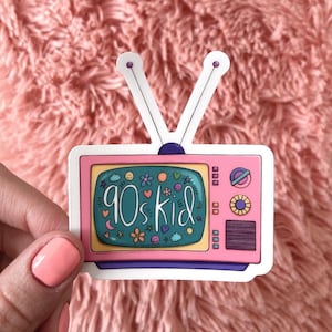 90年代の子供用レトロテレビステッカー | ウォーターボトル、ノートパソコン、日記、窓などに使えるビニールステッカー | レトロスタイルのテレビイラスト、2.66x3”