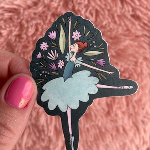 autocollant pointe ballerine | Tutu et ballerines | illustration florale | NOUVEAU ! Options peau et cheveux | lave-vaisselle et résistant aux intempéries | 3"x2,31"