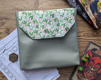 Green Small Dragons Dice Tray Bag, Ita bag for Tabletop Gaming, Dungeons and Dragons, DnD, Roleplaying Games, Pin Badge Display