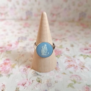 Wedgwood Old/New Stock Cameo Circular Ring Blue Jasperware Sterling Silver 925 c1970s Classical Hope & Anchor UK:L US-5.5 Gift Boxed VGC