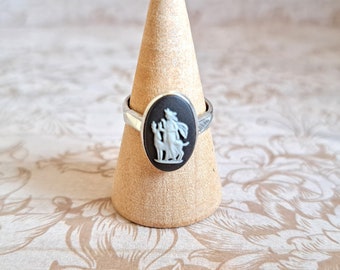 Vintage Wedgwood Diana The Hunter Ring Black Jasperware Cameo Sterling Silver c1970s Artemis Goddess & Stag Roman/Greek Mythology Gift Boxed