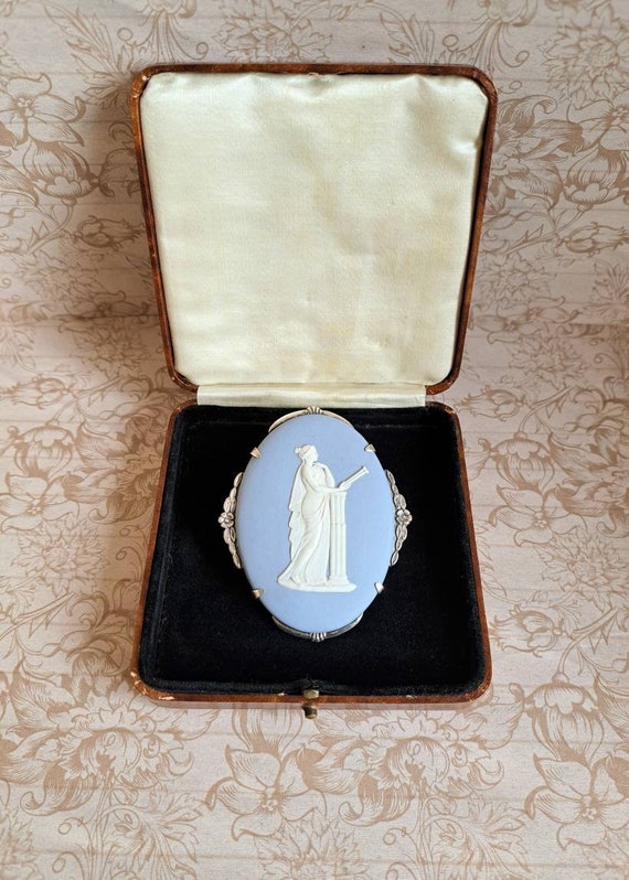 Beautiful Antique Wedgwood Extra Large Brooch Blue