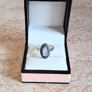Vintage Portland Blue Wedgwood Ring Jasperware Oval Cameo, Hope and Anchor, Fully Hallmarked Sterling Silver 1970s, Nautical Talisman