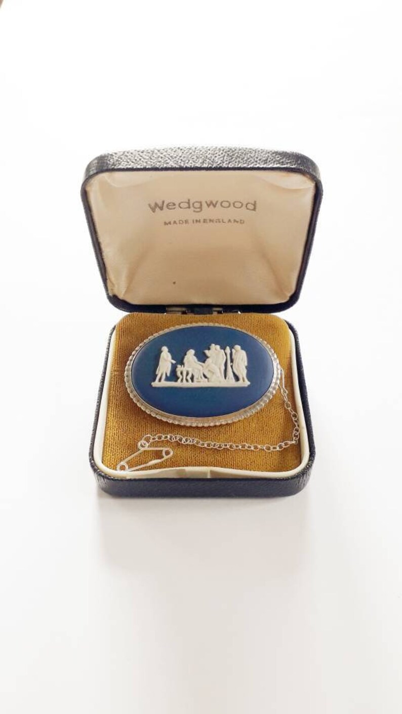 Classical /'Priam Begging Achilles/' Original Box Fully Hallmarked Sterling Silver Wedgwood 1978 Royal Blue Jasperware Cameo Large Brooch