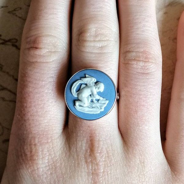 Wedgwood Light Blue Jasperware Large Cameo Signet Ring of Cupid Sharpening His Arrows, Sterling Silver 1975 Fully Hallmarked Gift Boxed