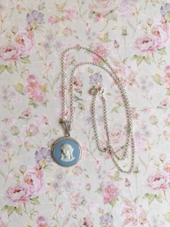 Vintage Wedgwood Blue Jasperware Circle Cameo Pendant