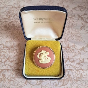 Terracotta Wedgwood Cameo Jasperware Brooch Cupid Sharpening Arrows 18KGP Sterling Silver Fully Hallmarked 1980 Optional Box Mother&#39;s Day VG