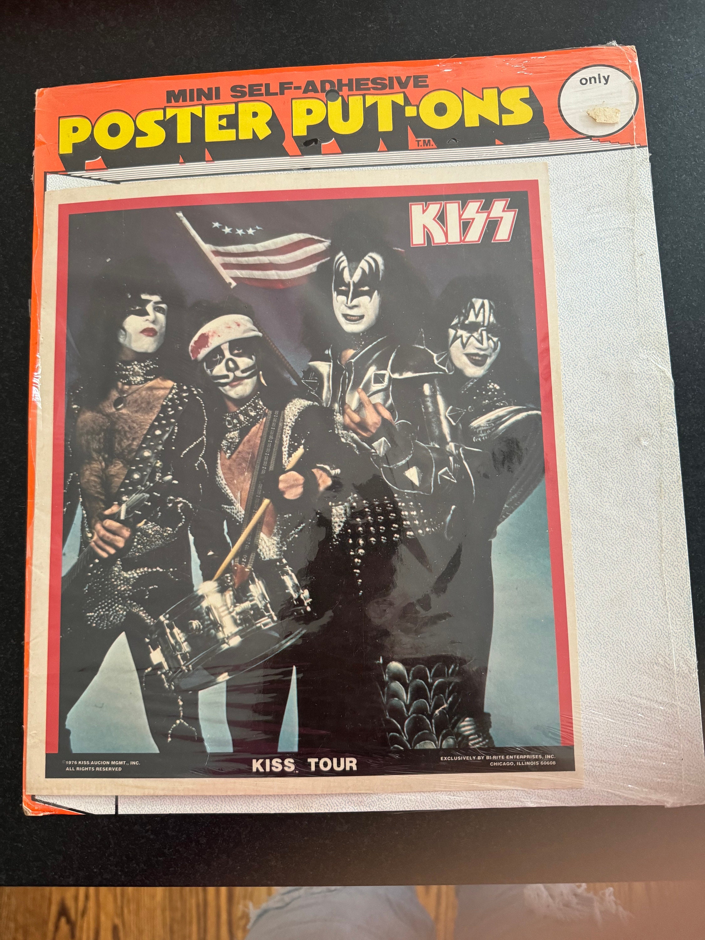 Vintage Kiss Wall Sticker/kiss Mini Poster Sticker/kiss Put on