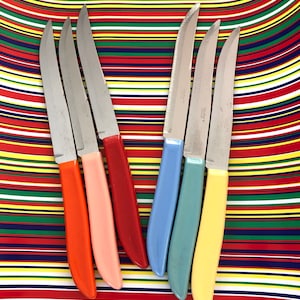 Vintage stainless steak knives/Quikut steak knife set/pastel steak knife set/mid century steak knife set/Fiesta steak knives