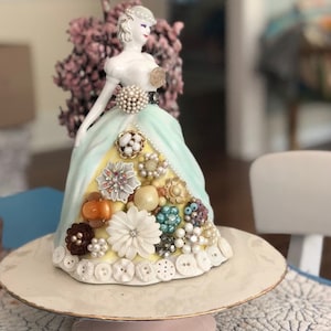 Vintage porcelain Princess Figurine/Southern Bell figurine/vintage Lefton-like Lady/bejeweled figurine/embellished porcelain figurine