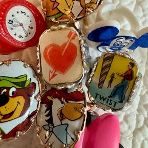 Vintage cartoon gumball ring/vintage Flicker vari view ring/spider man ring/gumball machine ring/Soupy Sales ring