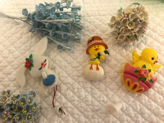 Vintage Easter bunny pull string pin brooch/Vinta… - image 5