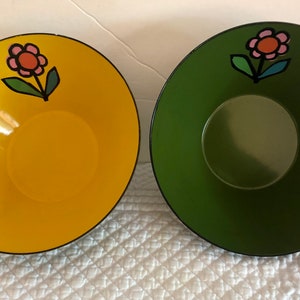Vintage groovy flower made in Japan snack bowls/flower power snack bowls/groovy lacquer bowls/made in Japan pop art bowls