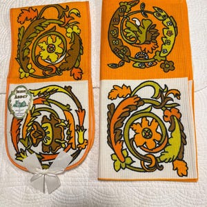 Vintage 2 pc groovy kitchen dish towel set/vintage Groovy cotton waffle cotton dish towel/vintage orange pop art pot holder/