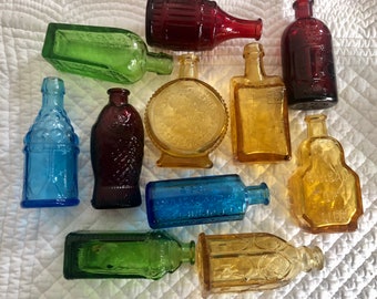 Vintage Wheaton bottles/Wheaton NJ mini bottle/mini glass novelty bottles/Wheaton repro bottles/Taiwan Wheaton bottle mini