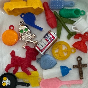 Vintage 19pc Cracker Jack style prizes/gum ball charms/gum ball prizes/vending prizes/mini plastic novelty toys