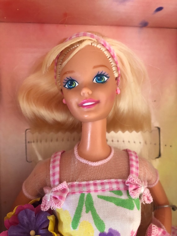 POUPEE BARBIE MATTEL EXCLUSIVITE AVON DE 1995 VELOURS D'HIVER EDITION