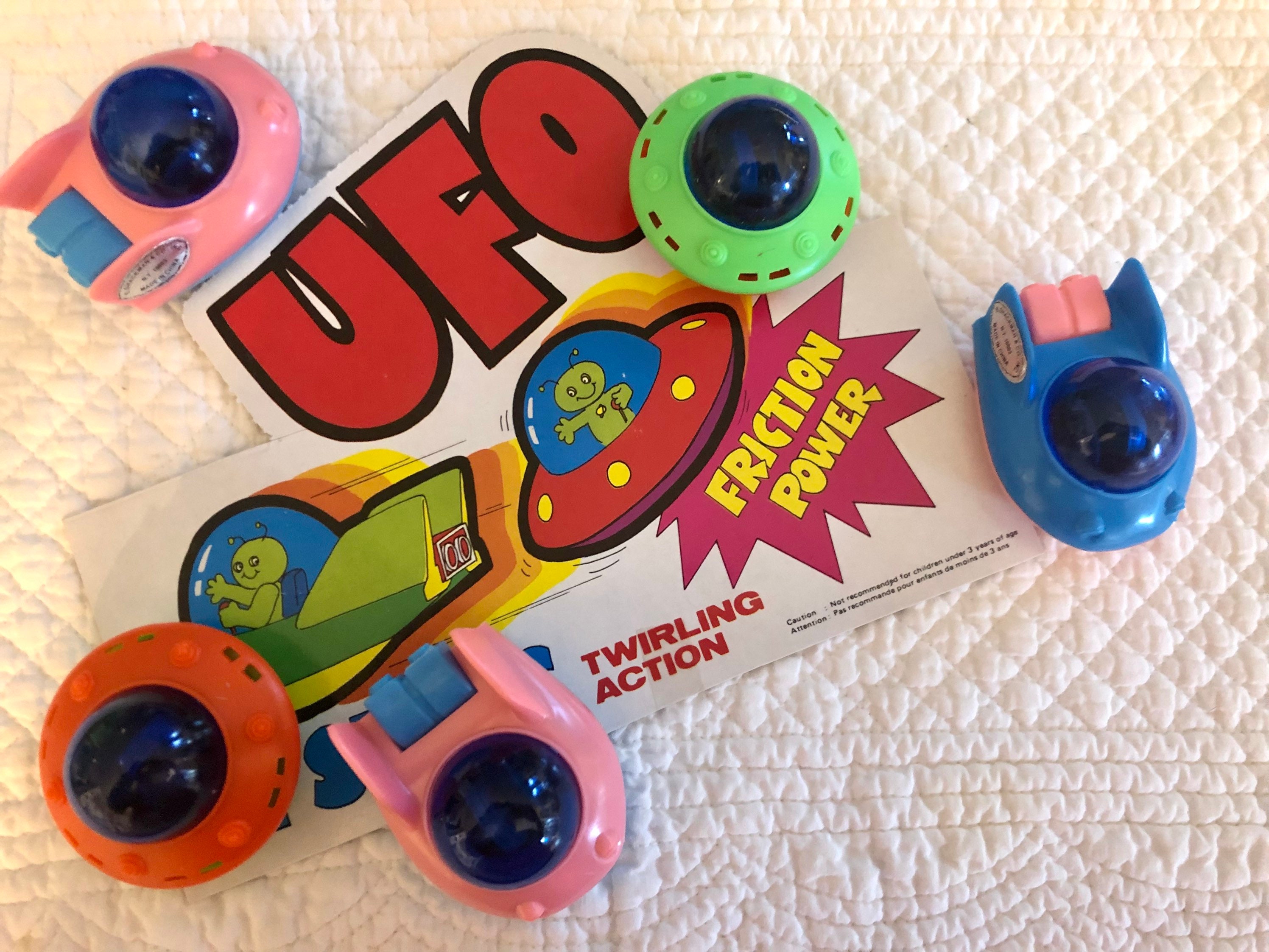 ビンテージ UFO プルおもちゃ/空飛ぶ円盤おもちゃ/プラスチック